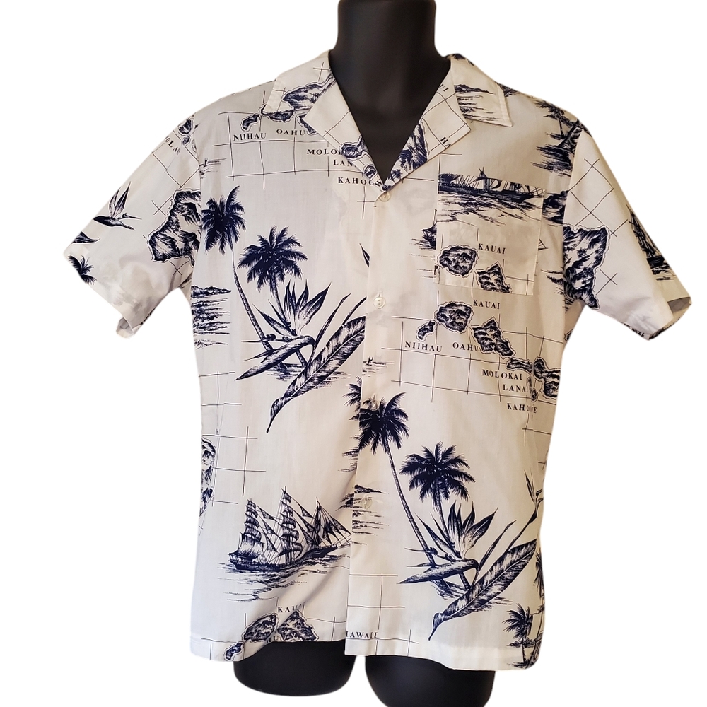 Vintage Rai Nani Men's White and Navy Hawaiian Shirt medium